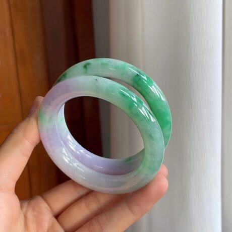 糯冰春帶彩圓條翡翠手鐲（一對）