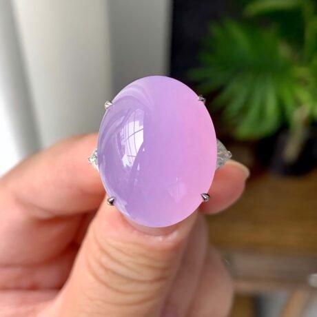 18K金鑽鑲糯冰種紫羅蘭蛋面戒指