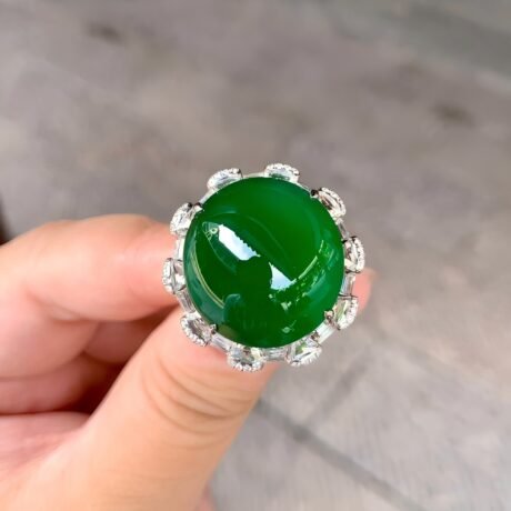 18K金冰种满绿大蛋面戒指